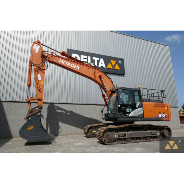2021 Hitachi ZX210LC-6-41669743