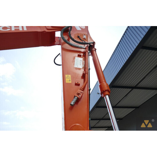 2021 Hitachi ZX210LC-6-41669753