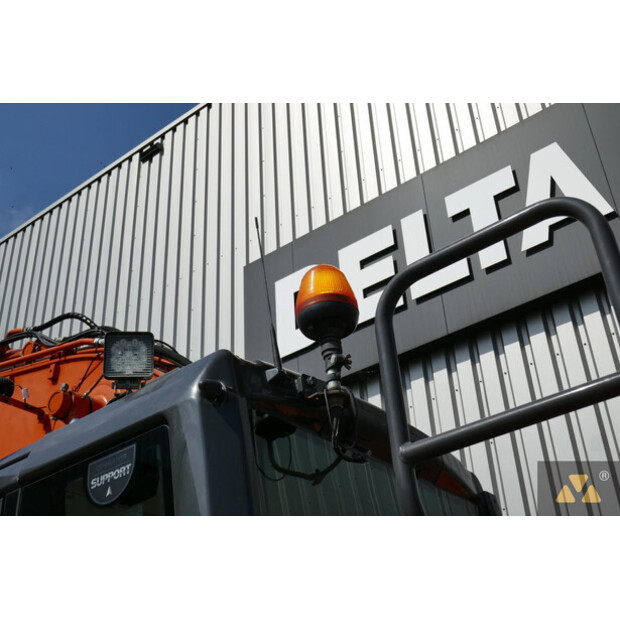 2021 Hitachi ZX210LC-6-41669792