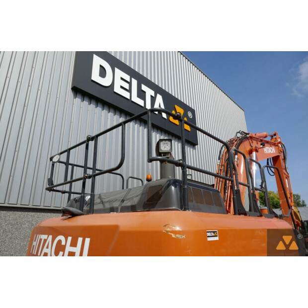 2021 Hitachi ZX210LC-6-41669796