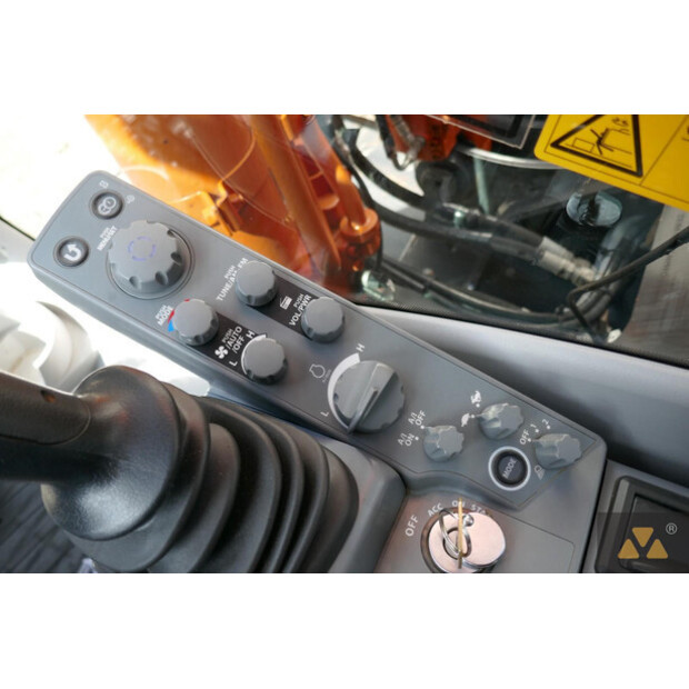 2021 Hitachi ZX210LC-6-41669800