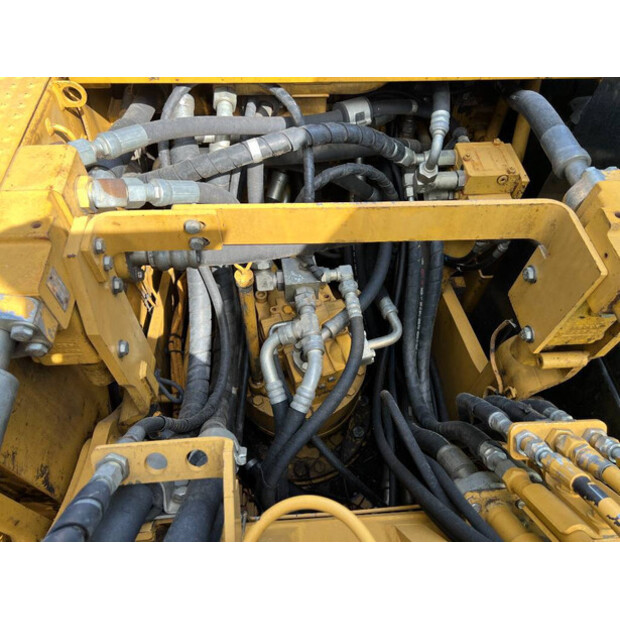 2010 كاتربيلر 323D LN-41672432
