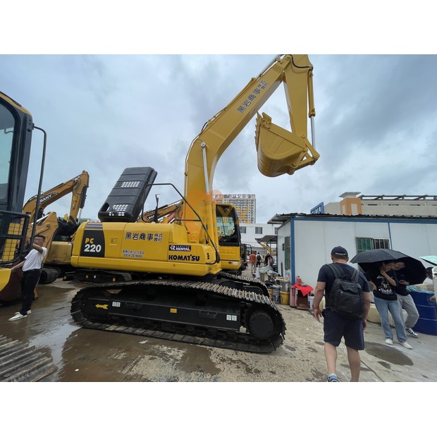 2022 Komatsu PC200-8-41690068
