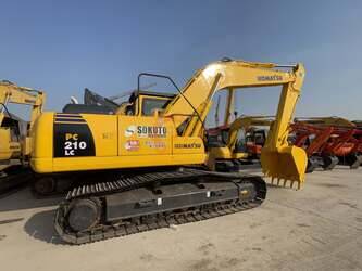 صورة ل حفارات مجنزرة 2022 كوماتسو PC210-8LC