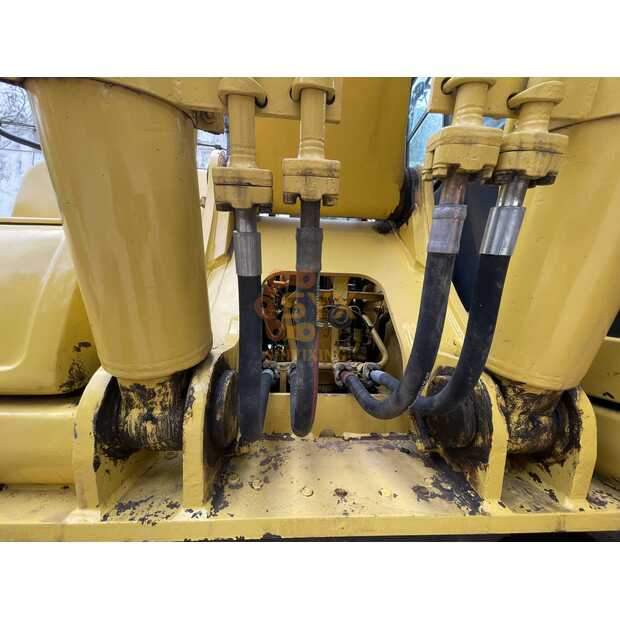 2022 Komatsu PC220-41690323