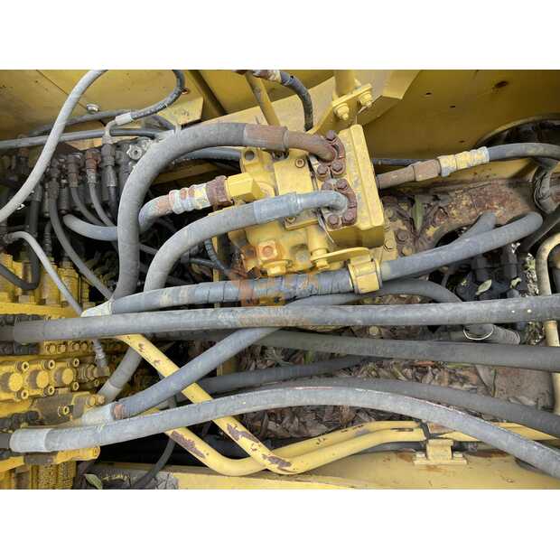 2022 Komatsu PC220-41690376