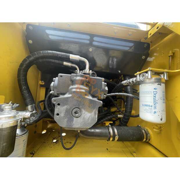 2021 Komatsu PC220-41690479