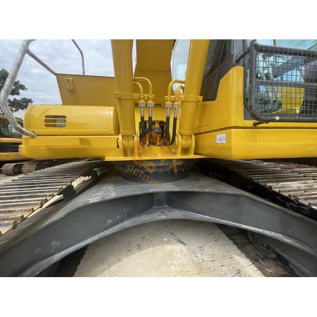 2021 Komatsu PC220-41690490