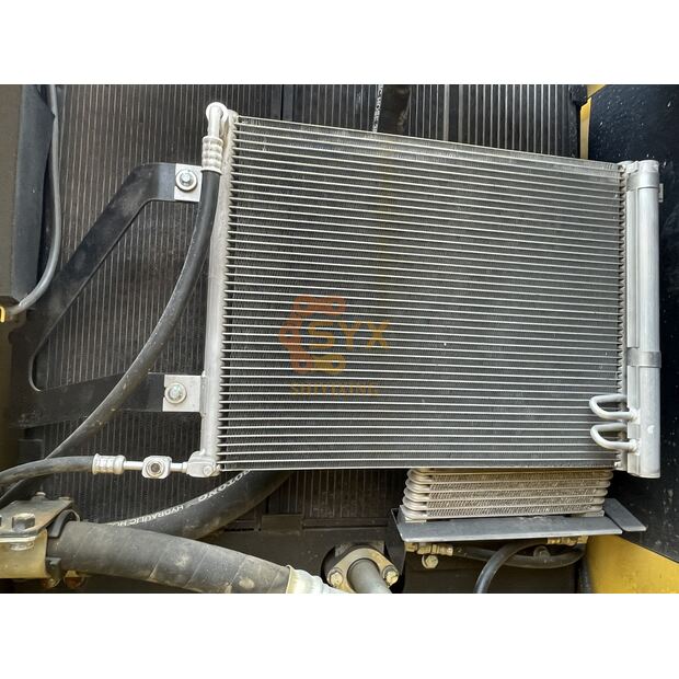 2023 Komatsu PC220-8-41690530