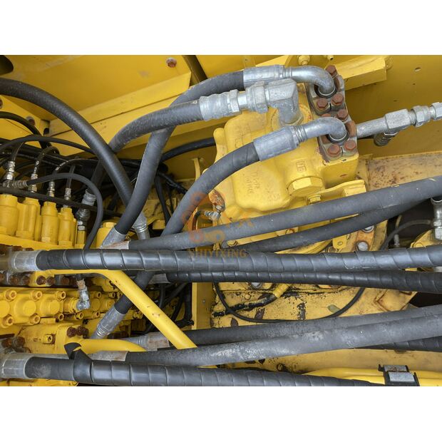 2023 Komatsu PC220-8-41690532