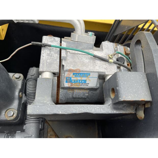 2023 Komatsu PC220-8-41690535