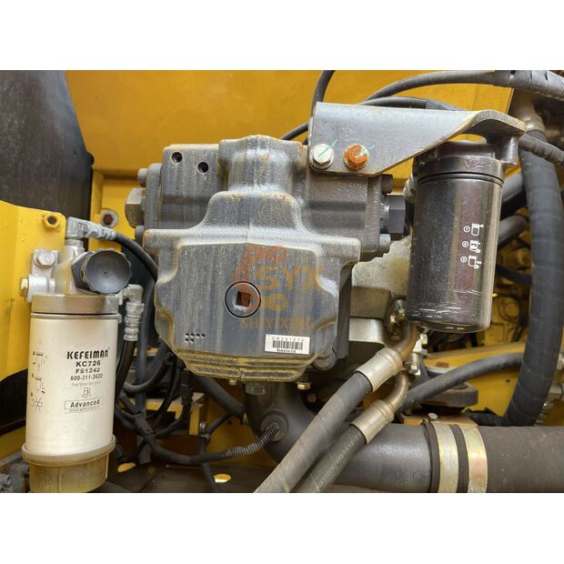 2023 Komatsu PC220-8-41690537