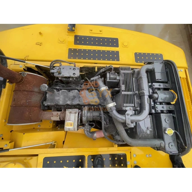 2022 Komatsu PC220-8-41690561