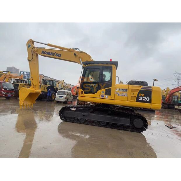 2022 Komatsu PC220-8-41690571