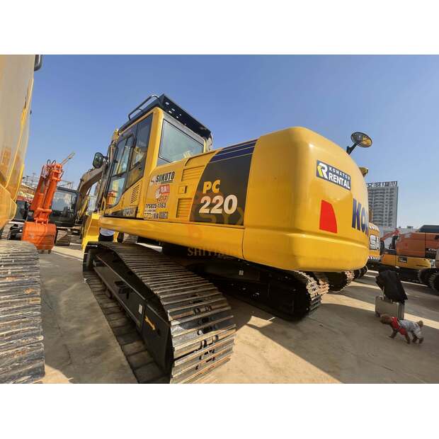 2023 Komatsu PC220-8-41690575