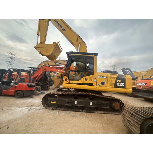 2023 Komatsu PC220-8-41690593