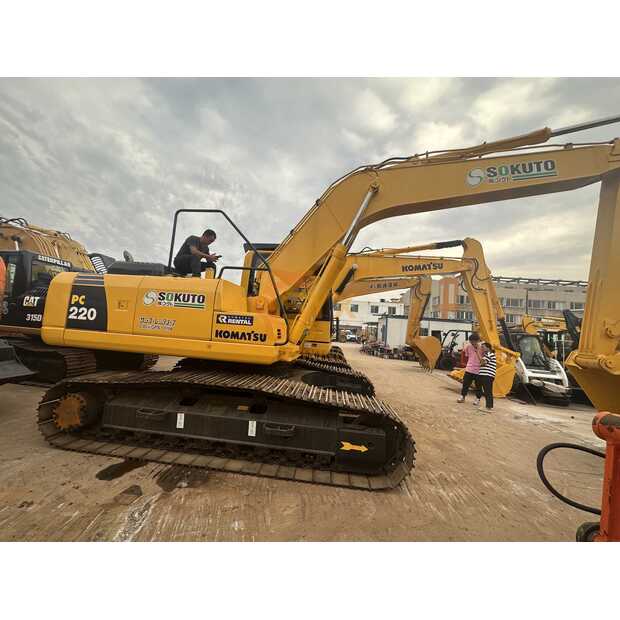 2023 Komatsu PC220-8-41690594