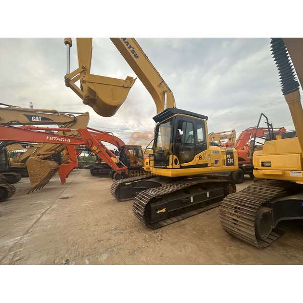 2023 Komatsu PC220-8-41690595