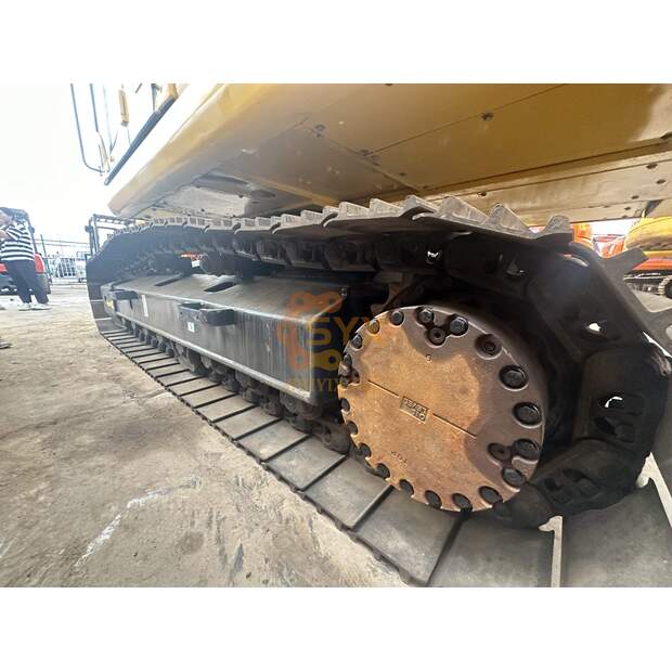 2023 Komatsu PC220-8-41690598