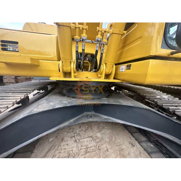 2023 Komatsu PC220-8-41690606