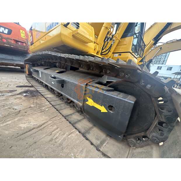 2023 Komatsu PC220-8-41690607