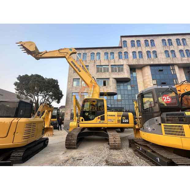 2022 Komatsu PC220-8-41691182