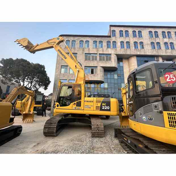 2022 Komatsu PC220-8-41691183