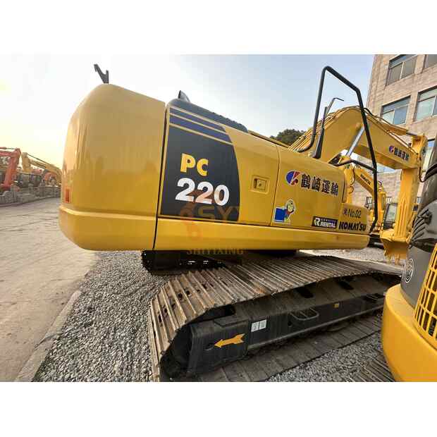 2022 Komatsu PC220-8-41691186