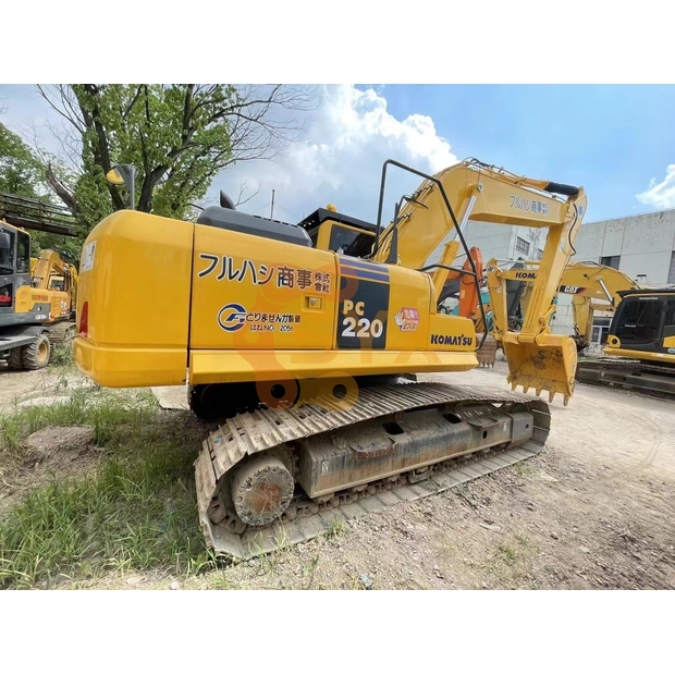 2022 كوماتسو PC220-8N1-41691624