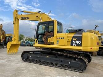 صورة ل حفارات مجنزرة 2022 كوماتسو PC240