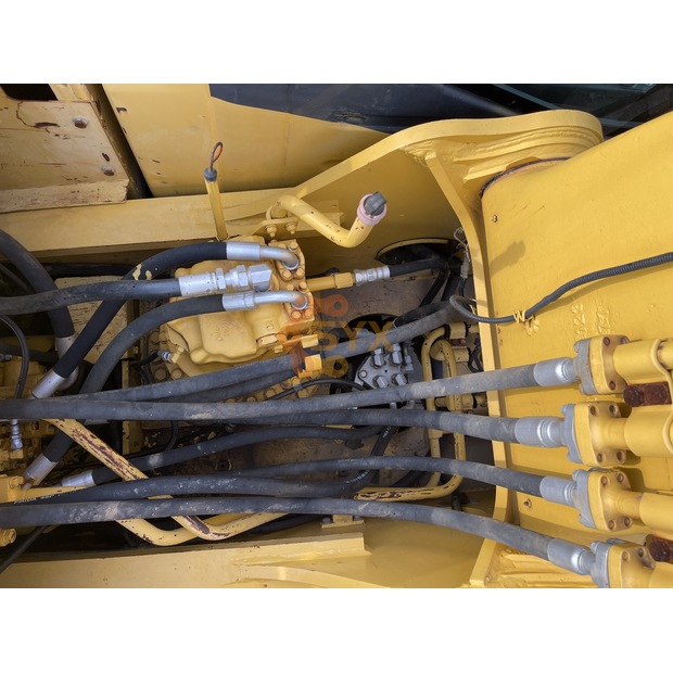 2021 Komatsu PC240-8-41692040