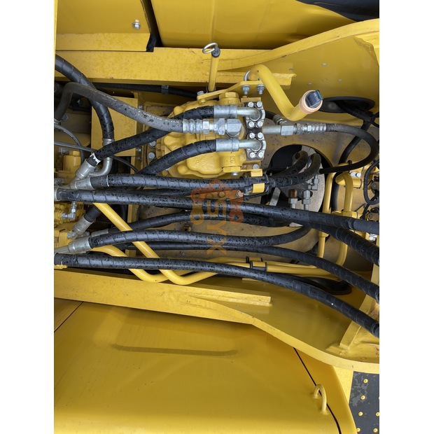 2022 Komatsu PC240-8-41692239