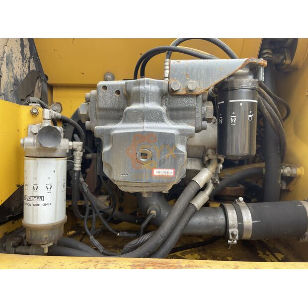 2022 Komatsu PC240-8-41692868