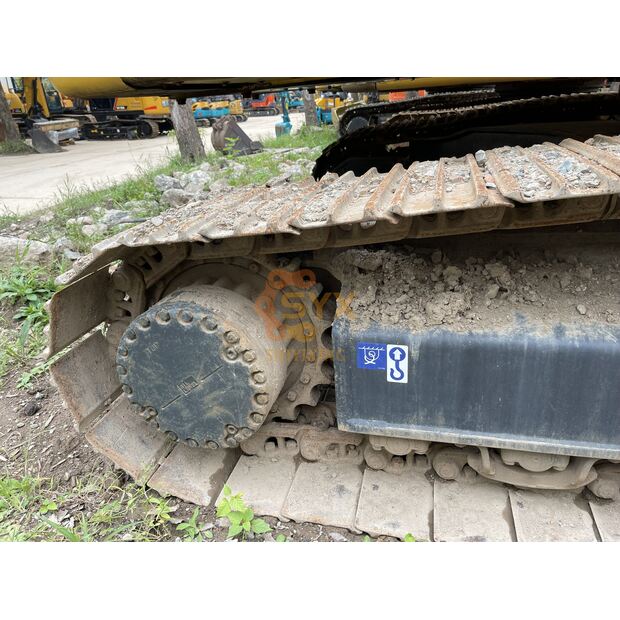 2022 Komatsu PC240-8-41692870