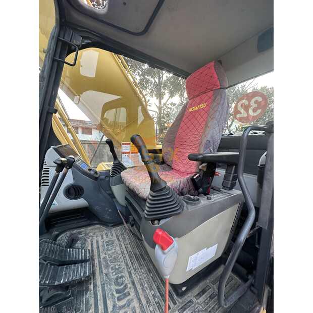 2022 Komatsu PC240-8-41692933