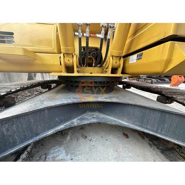 2022 Komatsu PC240-8-41692936