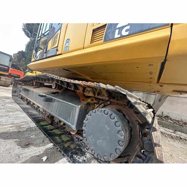 2022 Komatsu PC240-8-41692946