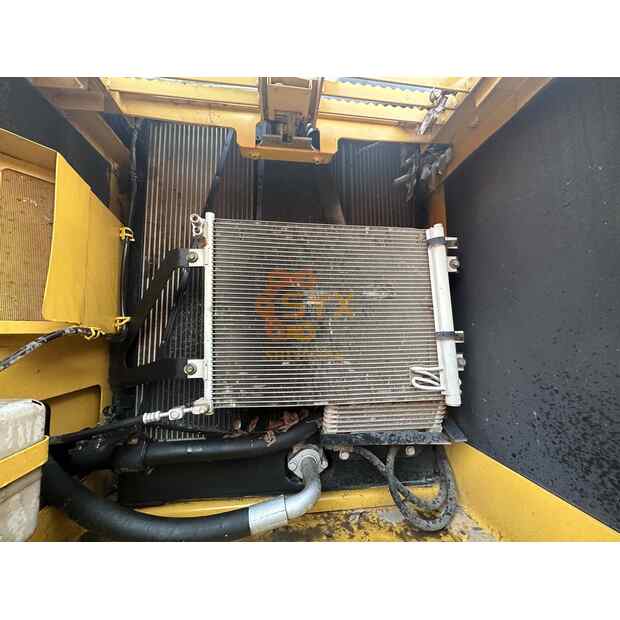 2022 Komatsu PC240-8-41692948