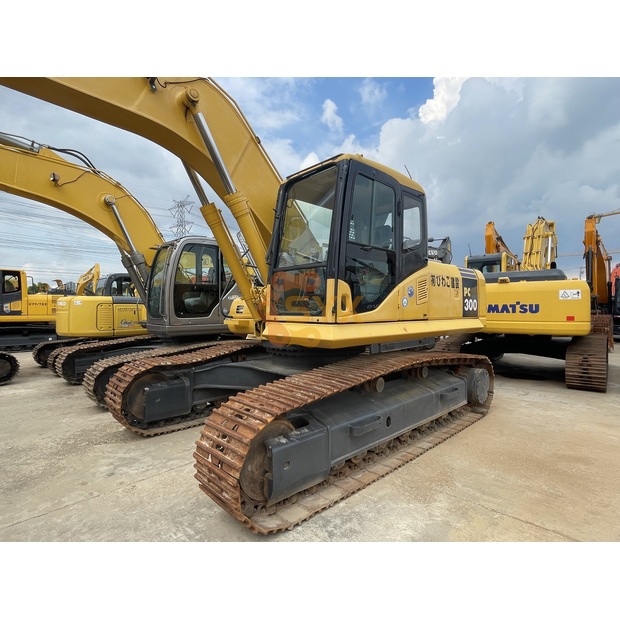 2021 Komatsu PC270-41692980
