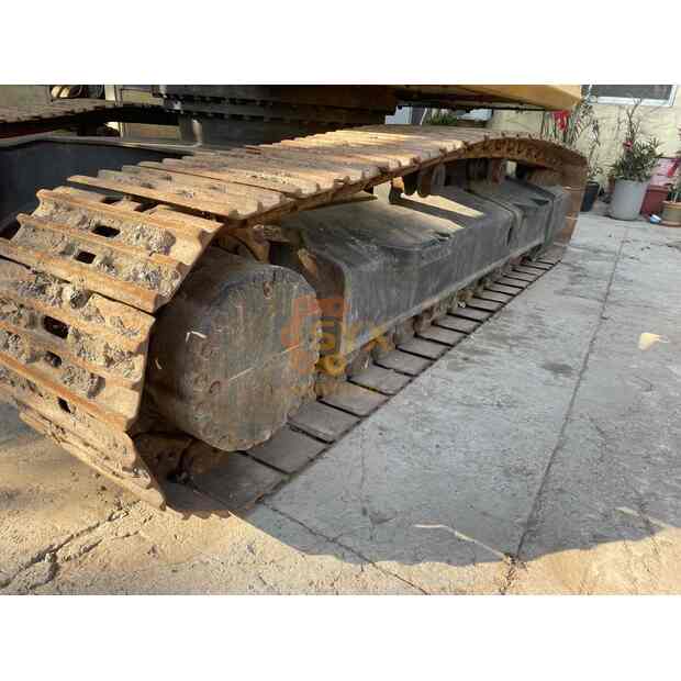 2020 Komatsu PC270-41693016