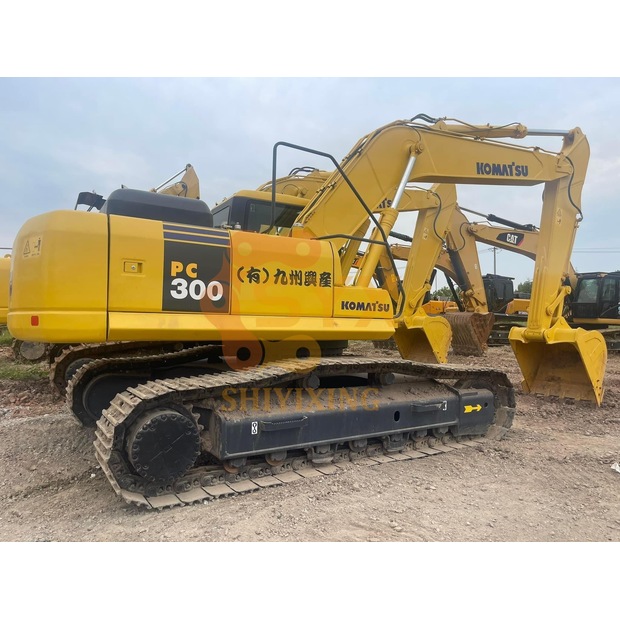 2023 Komatsu PC300-41693079