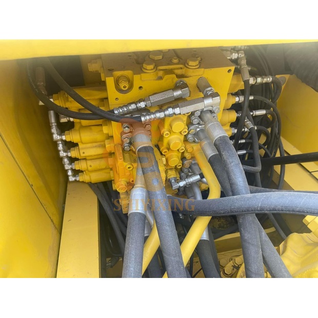 2023 Komatsu PC300-41693085