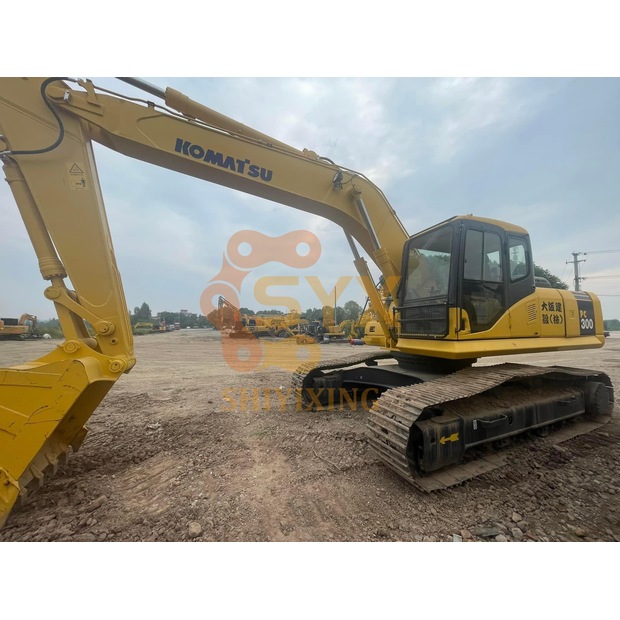 2023 Komatsu PC300-41693086