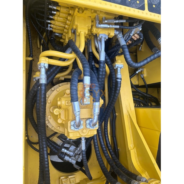 2023 Komatsu PC300-8-41693130
