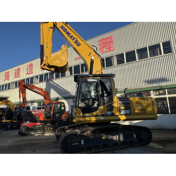 2023 Komatsu PC200-8-41693257