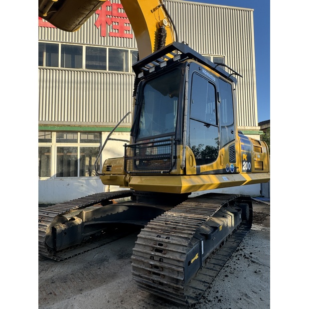 2023 Komatsu PC200-8-41693258