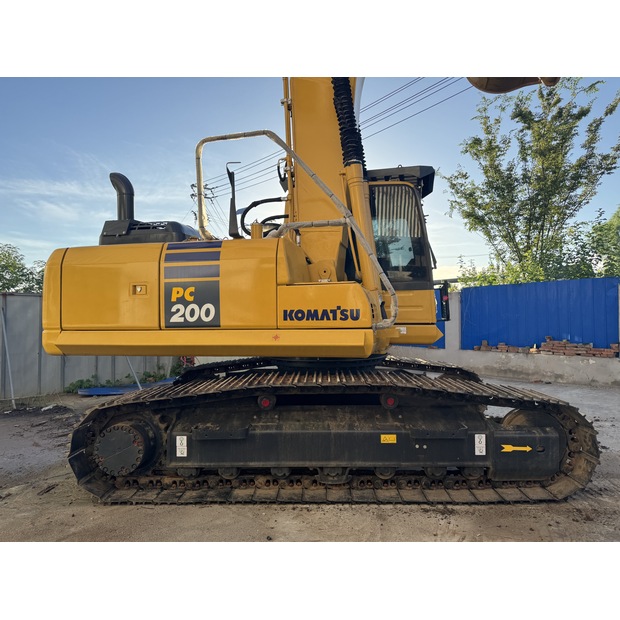 2023 Komatsu PC200-8-41693260