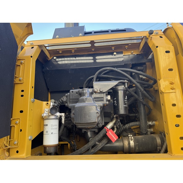 2023 Komatsu PC200-8-41693262