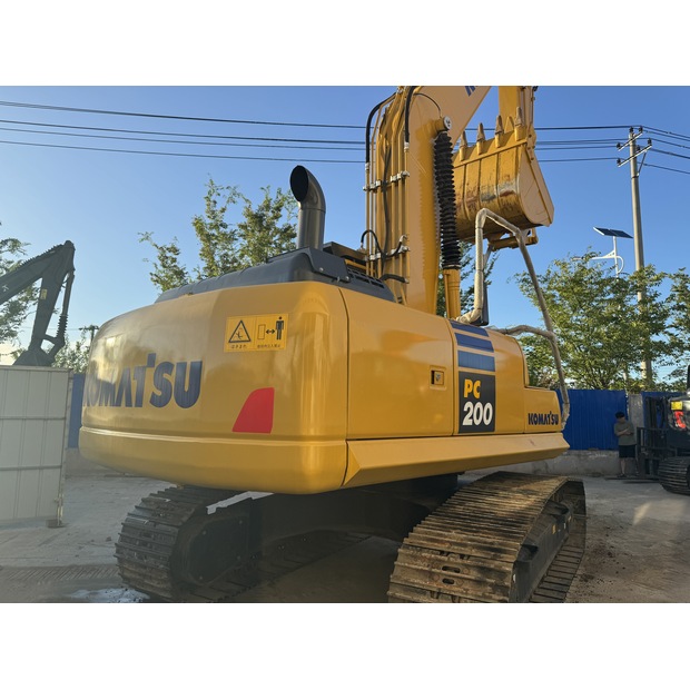 2023 Komatsu PC200-8-41693263