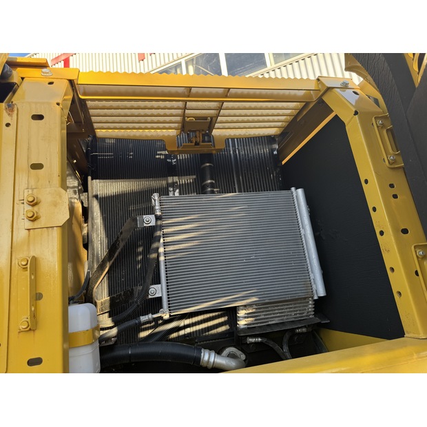 2023 Komatsu PC200-8-41693264